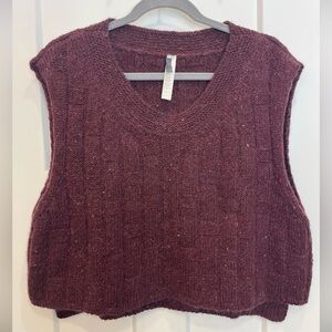 Ischiko Women’s Burgundy Red Sweater Vest Size 2 Boxy Cropped Scoop Neck